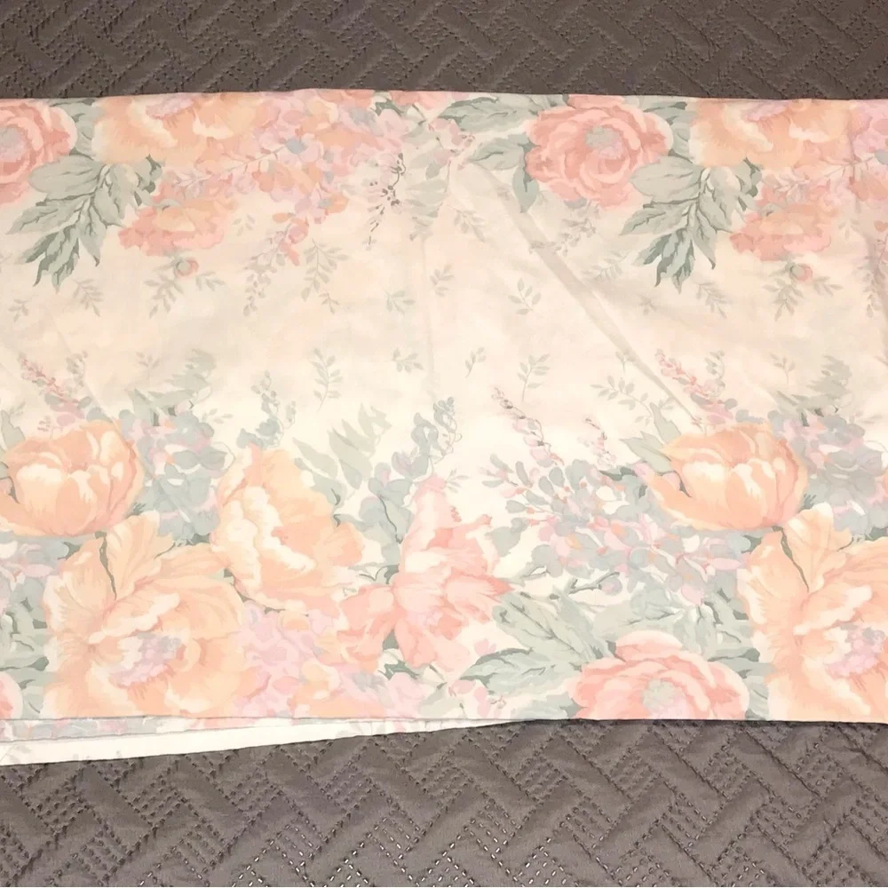 Vintage Cannon Full Size Floral Flat Sheet No Iron